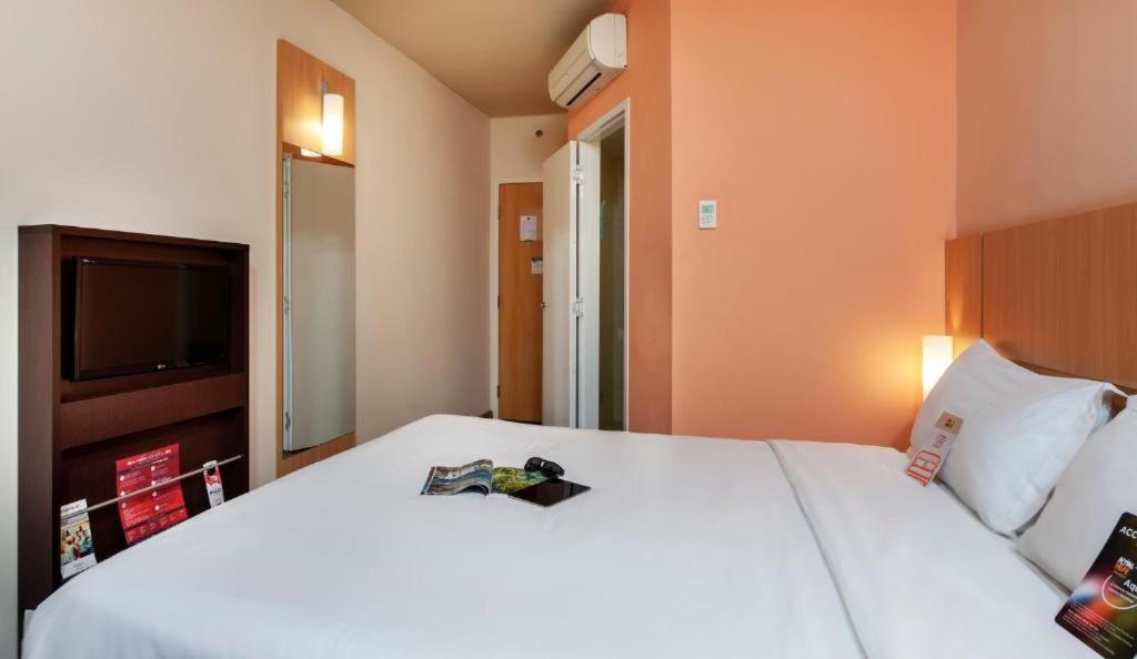 Ibis Ourinhos Hotel Exterior photo